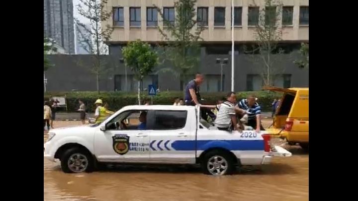 西湖路救援现场实况