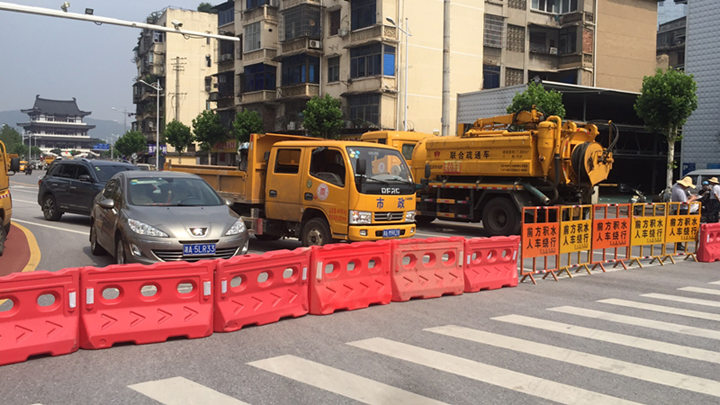 西湖路书院路口至湘江中路口已经封闭