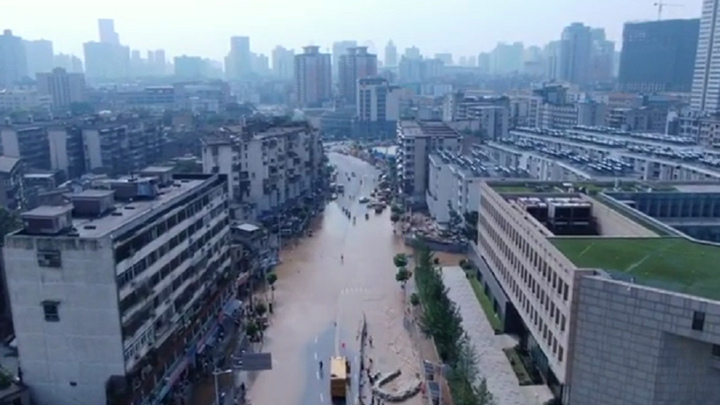 西湖路航拍实况:西湖路救援现场